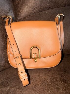 Michaels Kors Leather Saddle Crossbody Bag